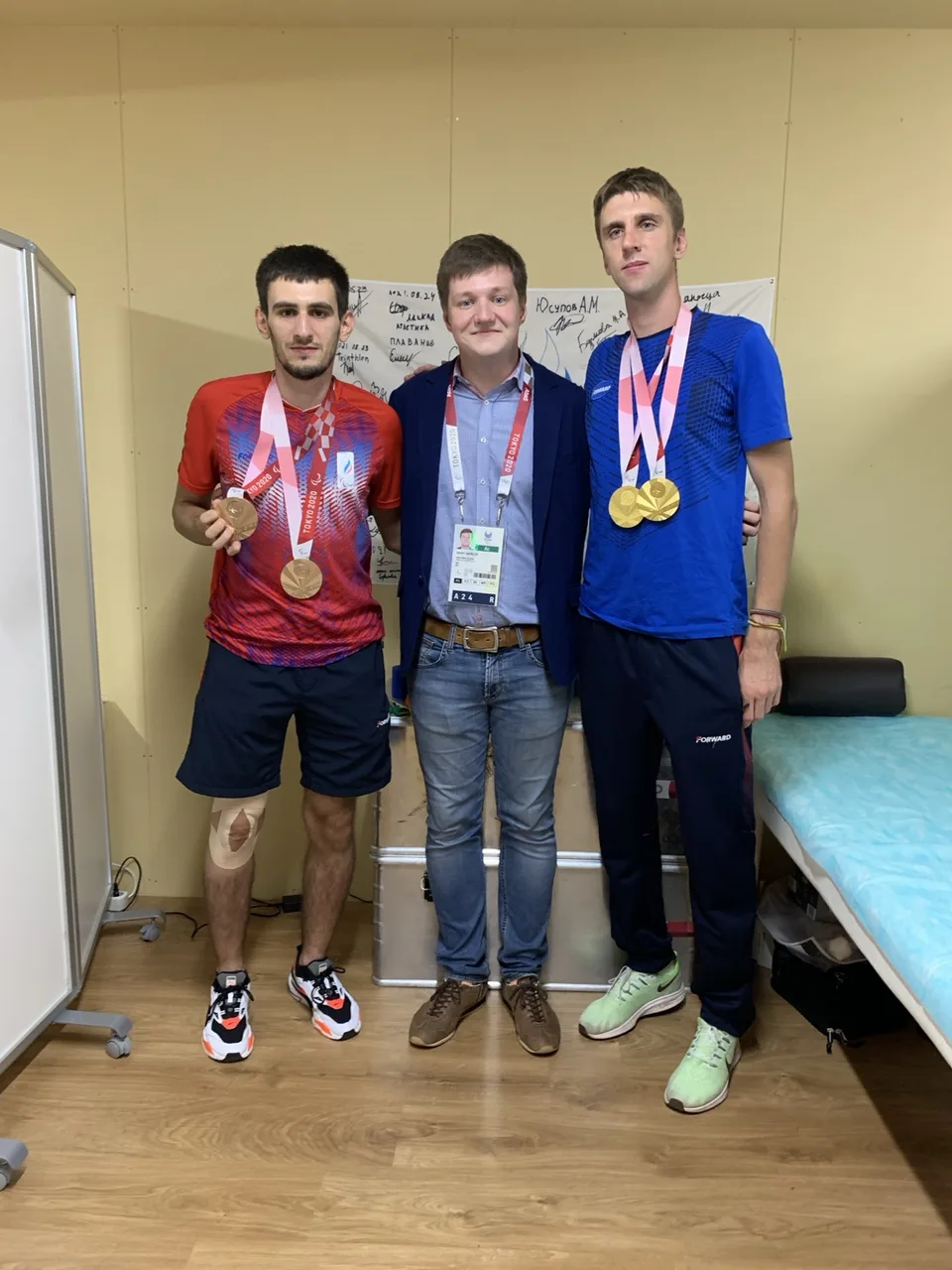 Dmitry with Tokyo 2020 Paralympic medalists